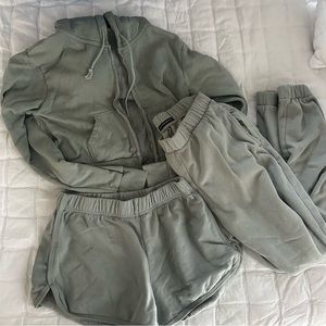 BRANDY MELVILLE SWEATSUIT